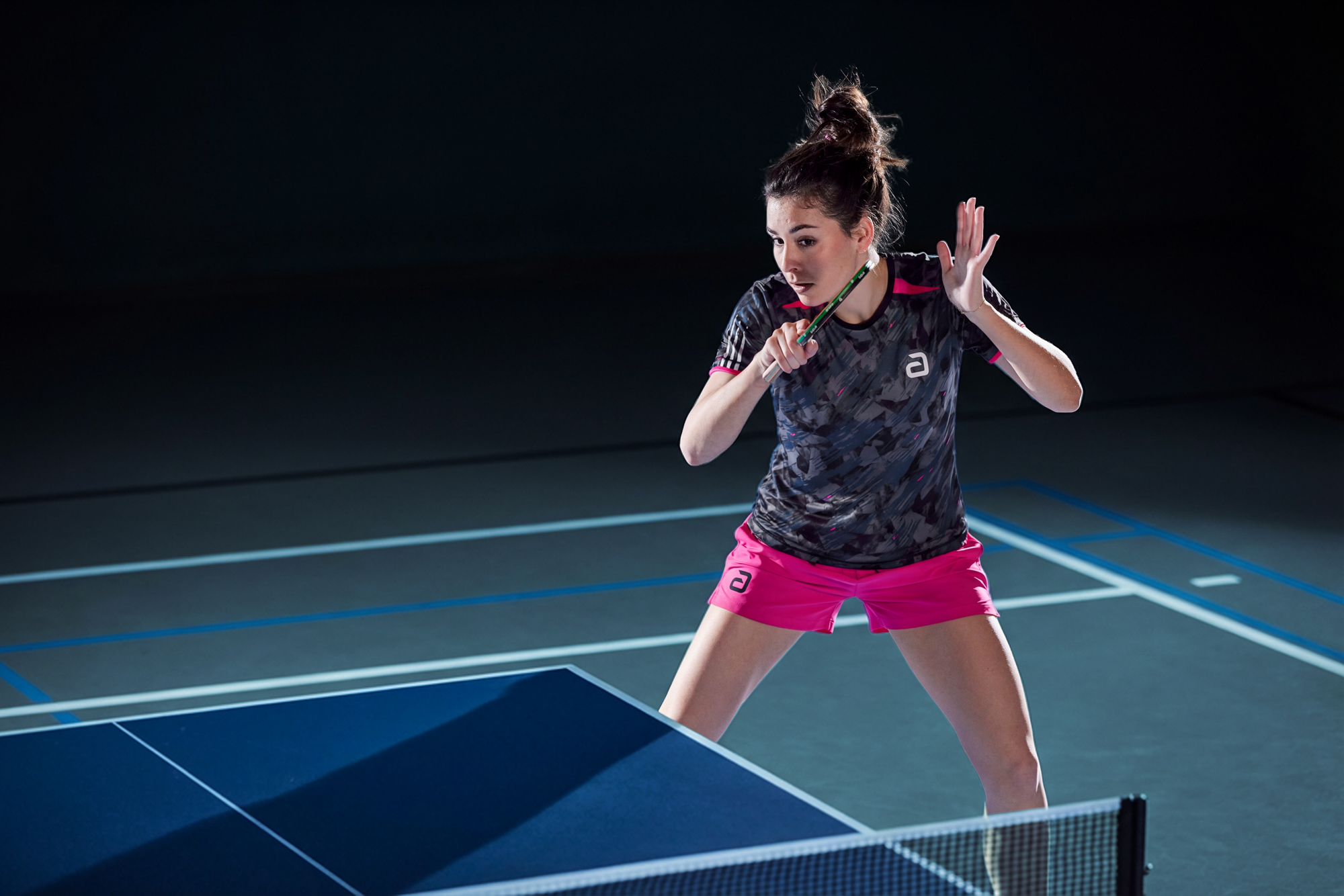 andro-Shirt-Tatio-schwarz-pink-01-Action-300-021-266-72dpi